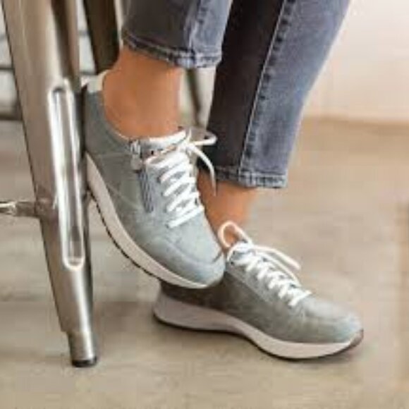 NEW MUNRO Suede Wide Width Sutton Side Zip Comfort Sneakers Sage Multi252 2M9